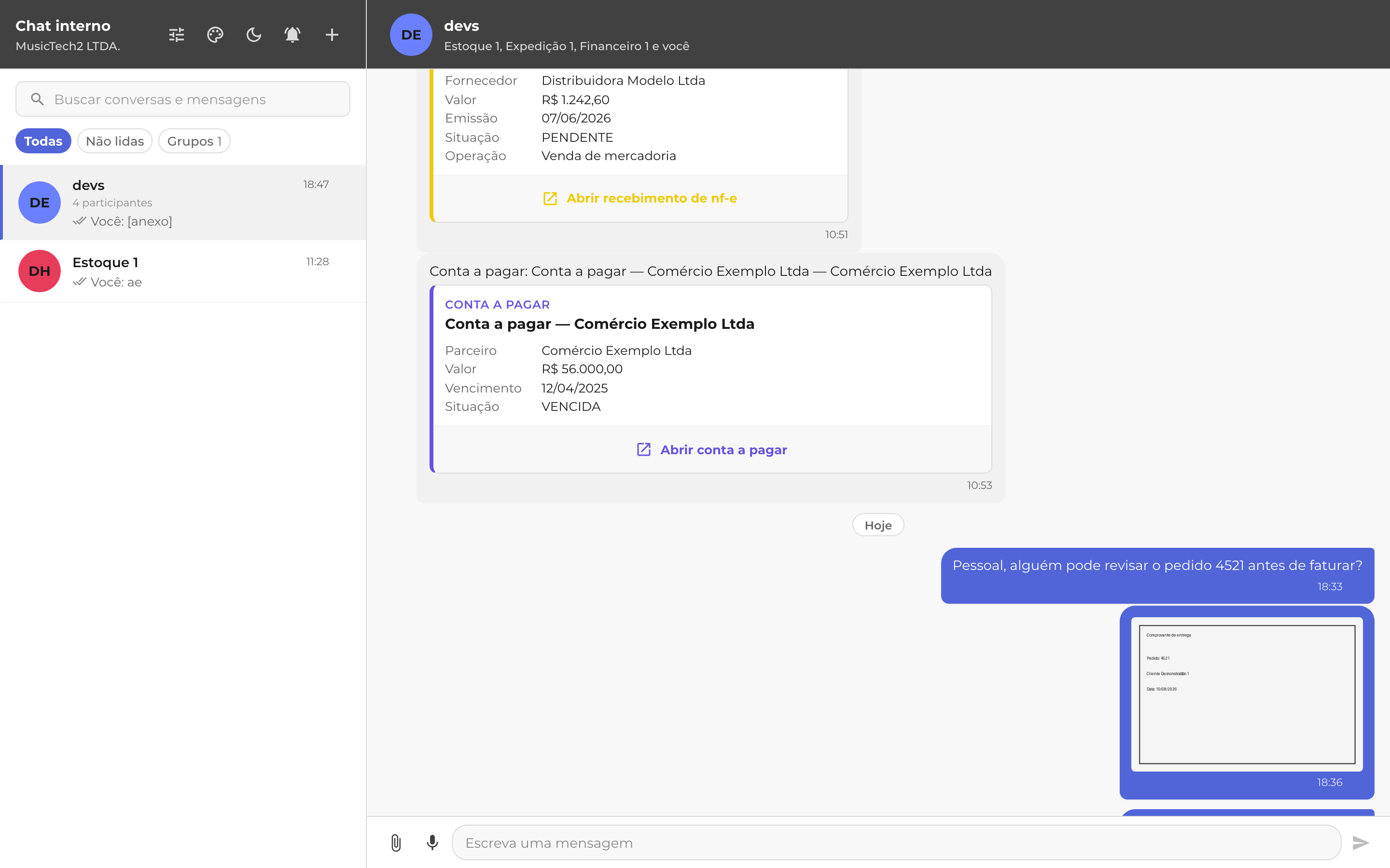 Chat interno com a conversa do grupo aberta, lista de conversas, busca, filtros e registros do ERP compartilhados dentro do chat