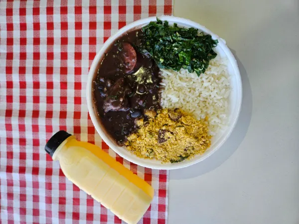 Feijoada+suco de laranja