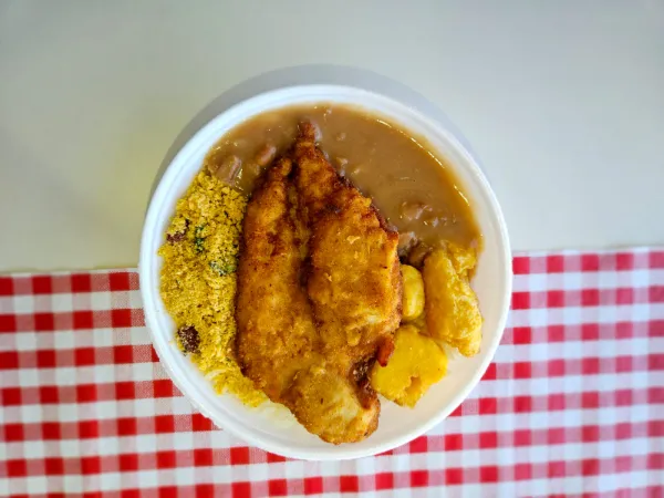 FILÉ DE FRANGO À MILANESA